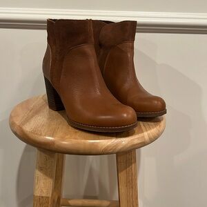 Women’s brown leather Timberland boots size 8.5 US